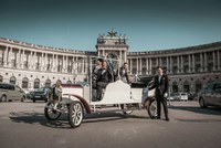 Vizitarea obiectivelor turistice în Viena într-o mașină de epocă electrică by Perfect Tour - 2