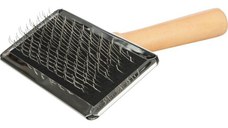 Trixie Perie Soft Cu Pieptene De Curatat, Maner Lemn, 9x13 cm, 2354