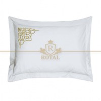 Lenjerie Pat Dublu cu Fete de perna brodate - Model Celtic (Material: Saten, Dimensiune Pat: Pat Matrimonial) - 1