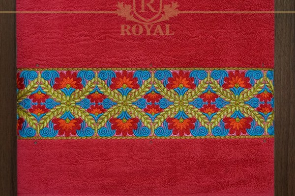 Prosop baie brodat, Bordura Florala, bumbac 100%, Color , 70x140cm - 600gr/mp (Culoare Prosop: Rosu)