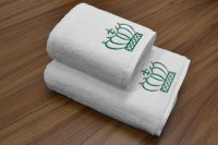Set 2 Prosoape baie Brodate Alb cu broderie Azur, Coroana, bumbac 100% - 1