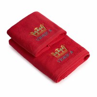 Set 2 Prosoape baie Brodate Alb cu broderie color, Model Coroana Regina + Nume, bumbac 100% - 1