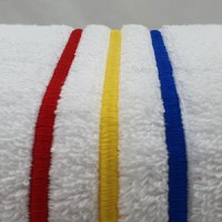 Set 2 Prosoape baie Brodate Alb cu broderie color, Model Tricolor, bumbac 100% - 1