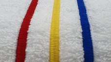 Set 2 Prosoape baie Brodate Alb cu broderie color, Model Tricolor, bumbac 100%