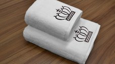 Set 2 Prosoape baie Brodate Alb cu broderie Negru, Coroana, bumbac 100%