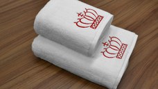Set 2 Prosoape baie Brodate Alb cu broderie Rosu, Coroana, bumbac 100%