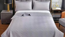 set Cuvertura Pat cu 2 Fete de Perna 55x75cm Uni, Model Geometric, Gri deschis , 200x230cm