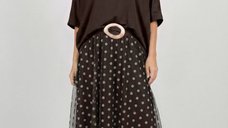 Bluza maro din jerseu fin din tencel, cu maneca fluture