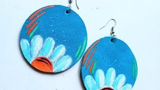 Cercei Turcoaz Handmade cu Crizantema Pictata din Piele Naturala