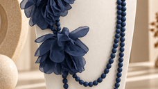 Colier lung bleumarin mat cu flori din organza