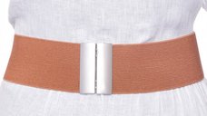 Curea elastica camel de 6 cm latime cu catarama metalica argintie