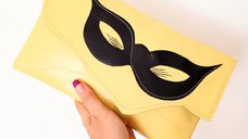 Plic din piele naturala galben cu masca neagra, handmade