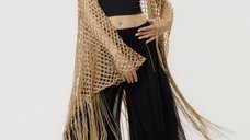 Poncho bej din plasa cu fir auriu si franjuri lungi - stil elegant