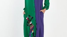 Rochie camasa oversize din vascoza, verde-mov, cu broderie cu silueta unei fete africane