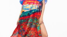 Rochie de plaja lunga tip poncho din matase cu pictura camp de maci si cer albastru