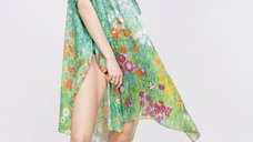 Rochie de plaja poncho din matase inspirata de Claude Monet - Camp cu maci