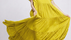 Rochie lunga, croi amplu cu patru volane, stil boem elegant galbena