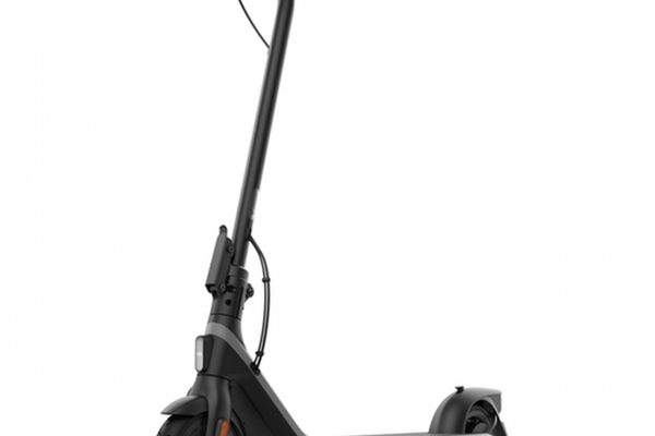 Trotineta electrica Ninebot by Segway KickScooter E2, Viteza maxima 20 Km/h, Autonomie 25 Km, IPX6, Roti 8inch (Negru)