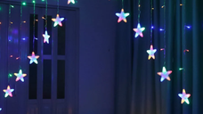 Instalatie LED tip perdea de 4 m cu stele in forma de V, multicolora