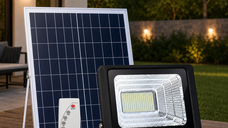 Proiector LED solar cu telecomanda, senzor de miscare si protectie IP66