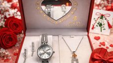 Set cadou elegant pentru dama: ceas, colier si cercei in cutie premium