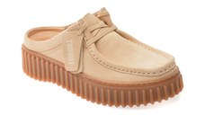 Saboti CLARKS bej, TORHILL MULE, din piele intoarsa