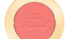Too Faced Cloud Crush Blurring Blush - Head In The Clouds, Matte, 5 g